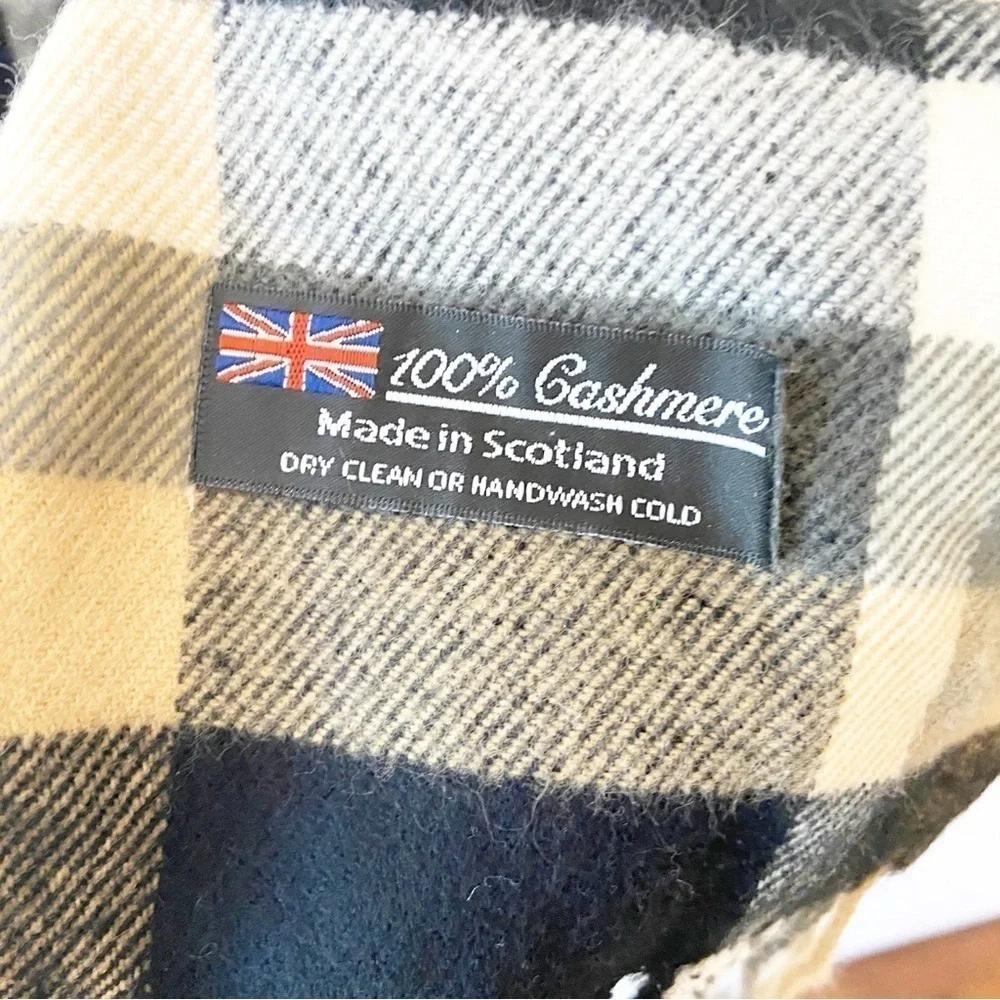100% Cashmere Plaid Scarf Made in Scotland One Size